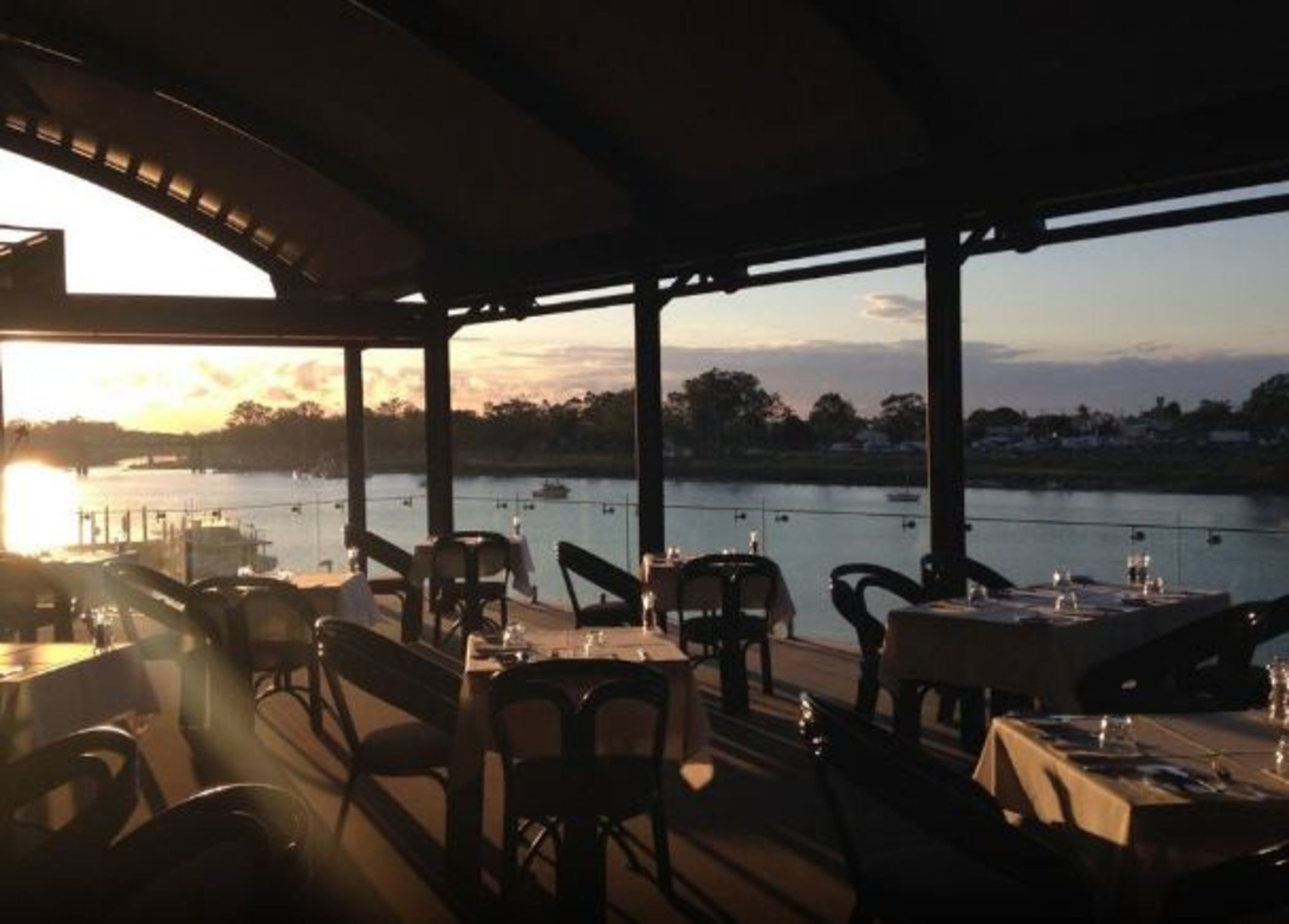 Burnett Riverside Hotel