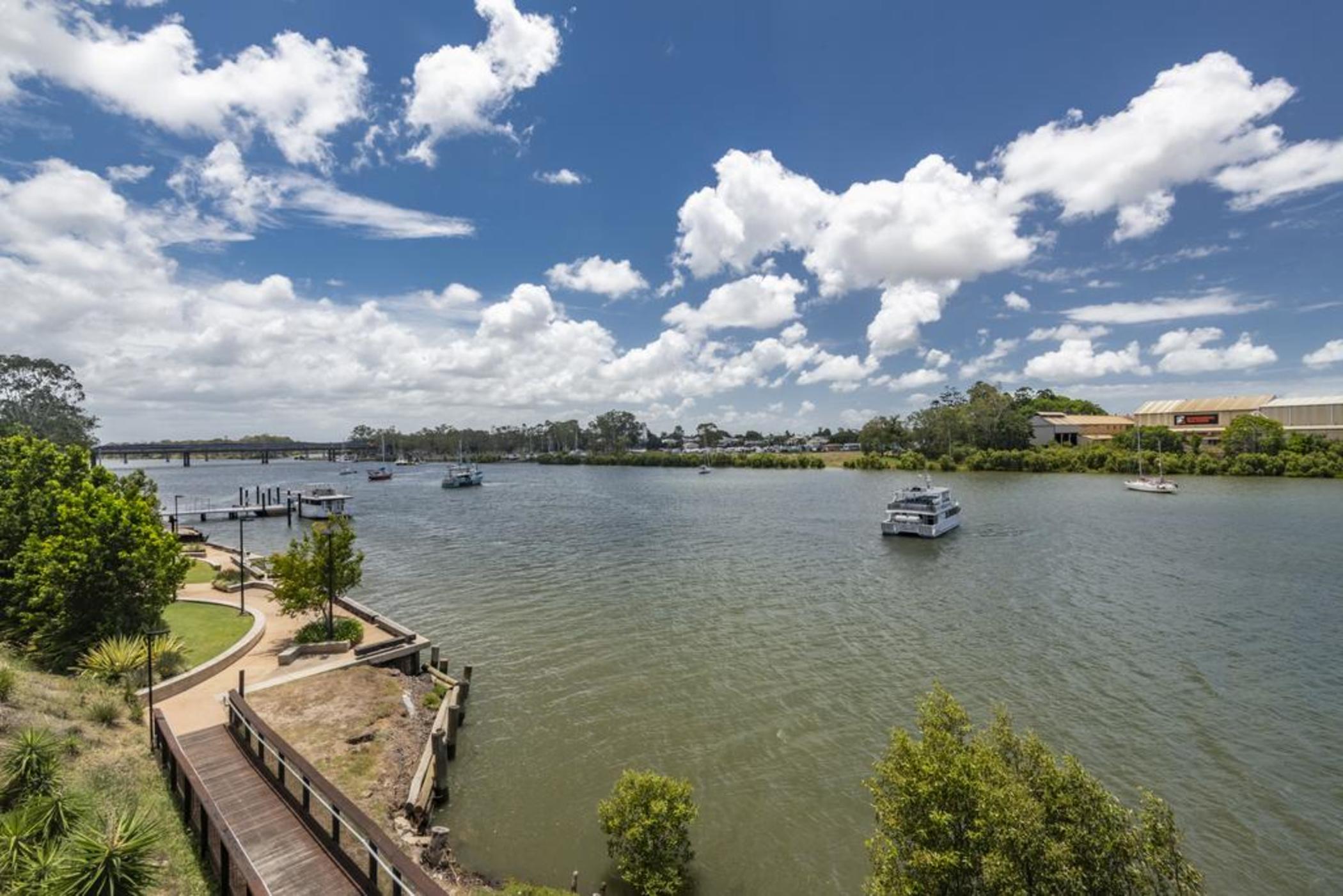 Burnett Riverside Hotel