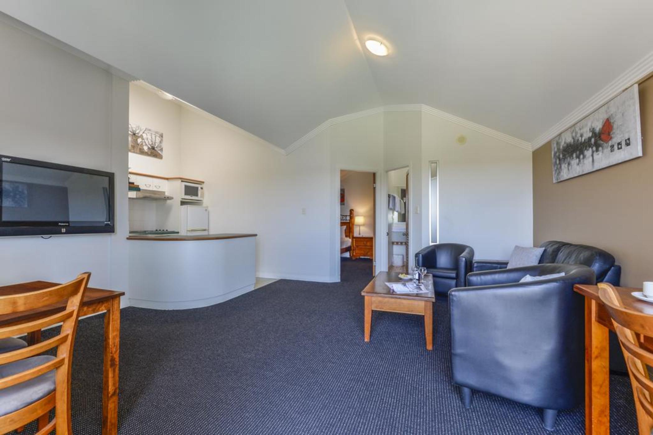 Burnett Riverside Hotel