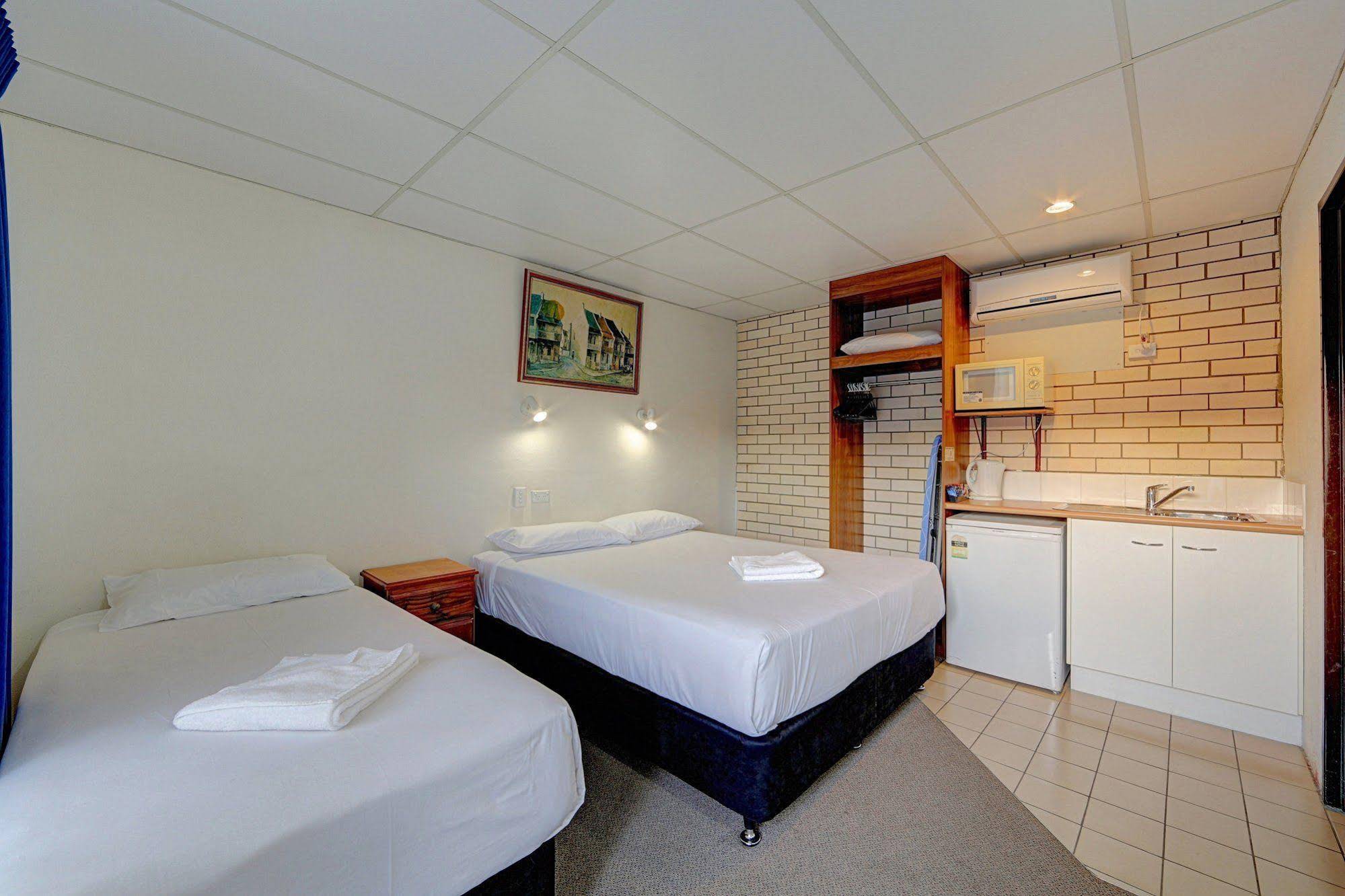 Chalet Motor Inn