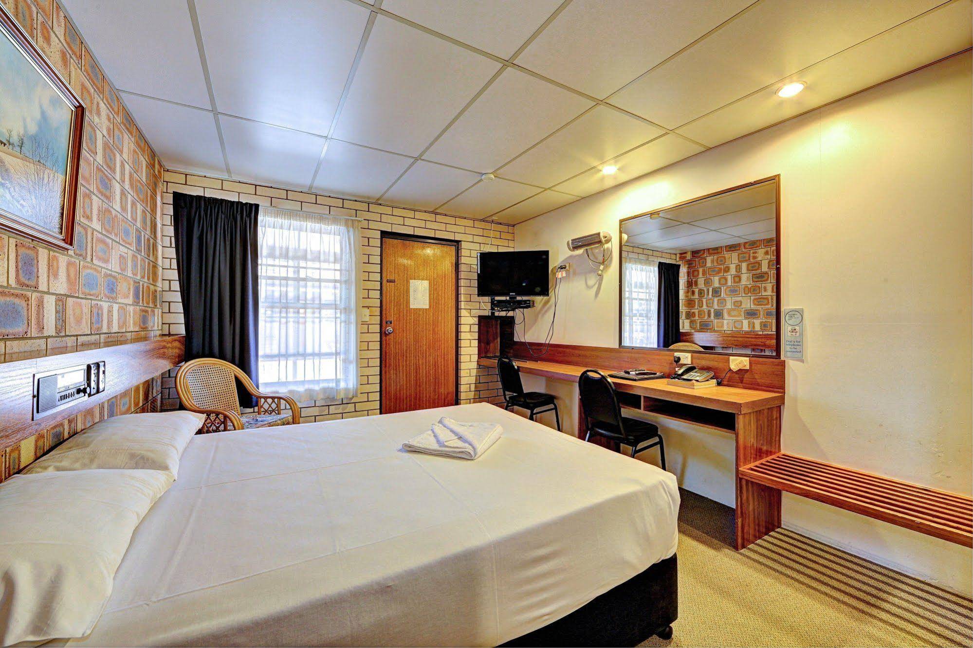 Chalet Motor Inn