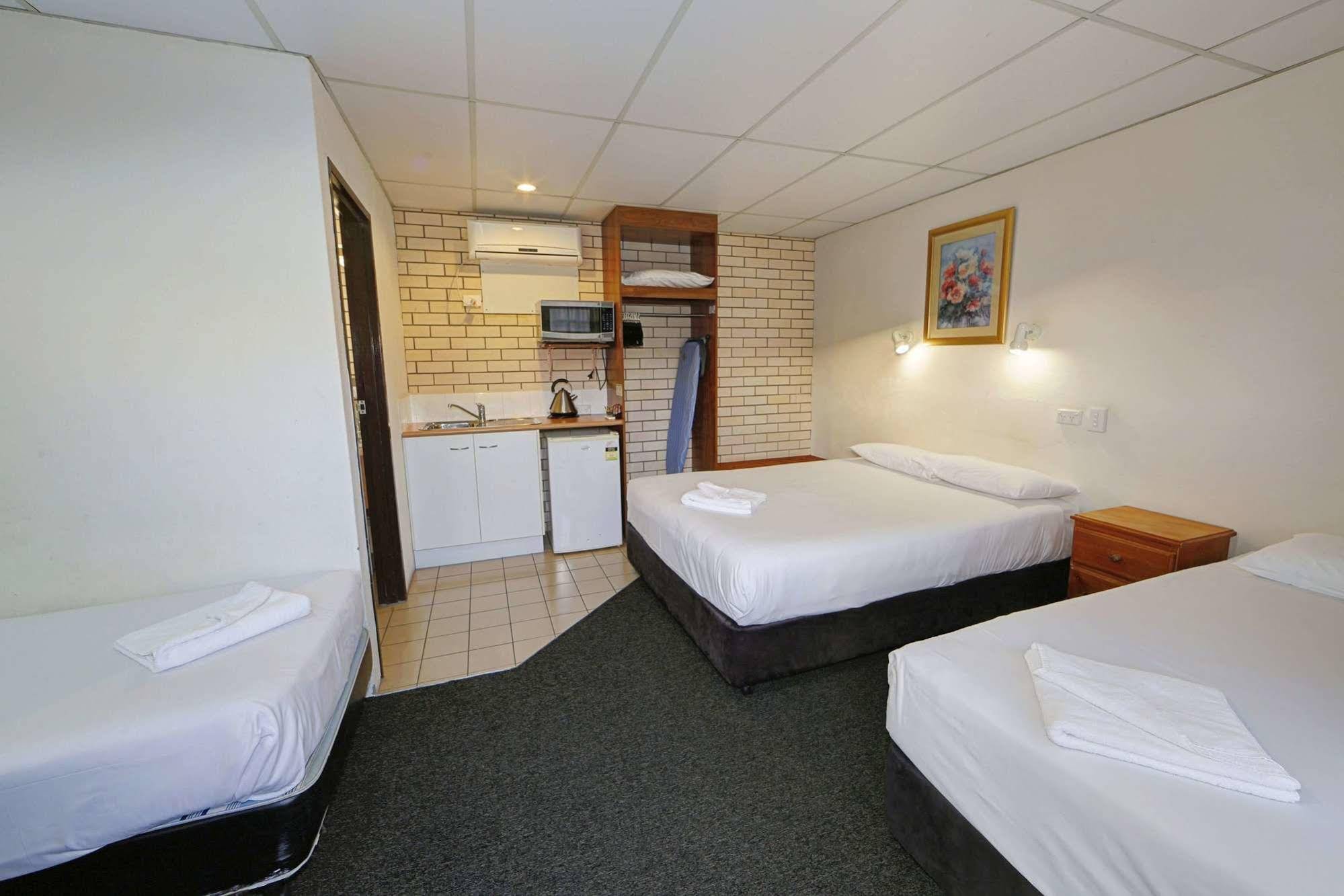 Chalet Motor Inn