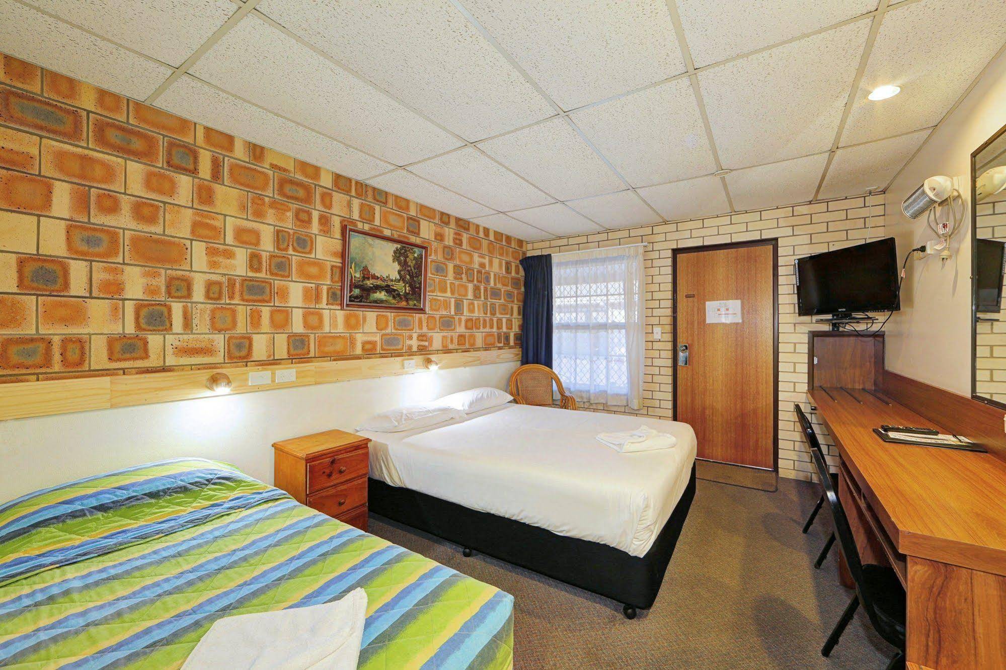 Chalet Motor Inn