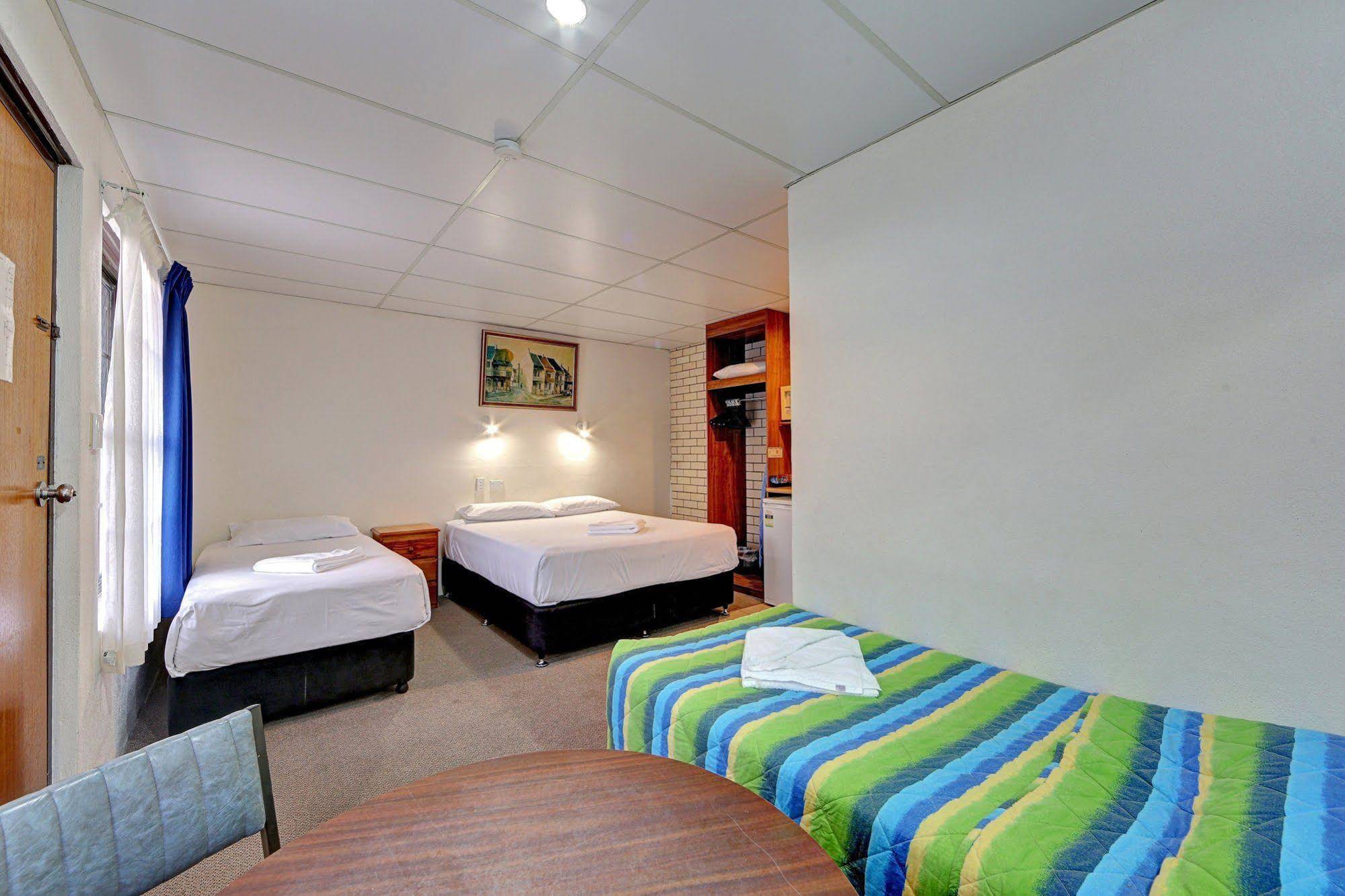 Chalet Motor Inn