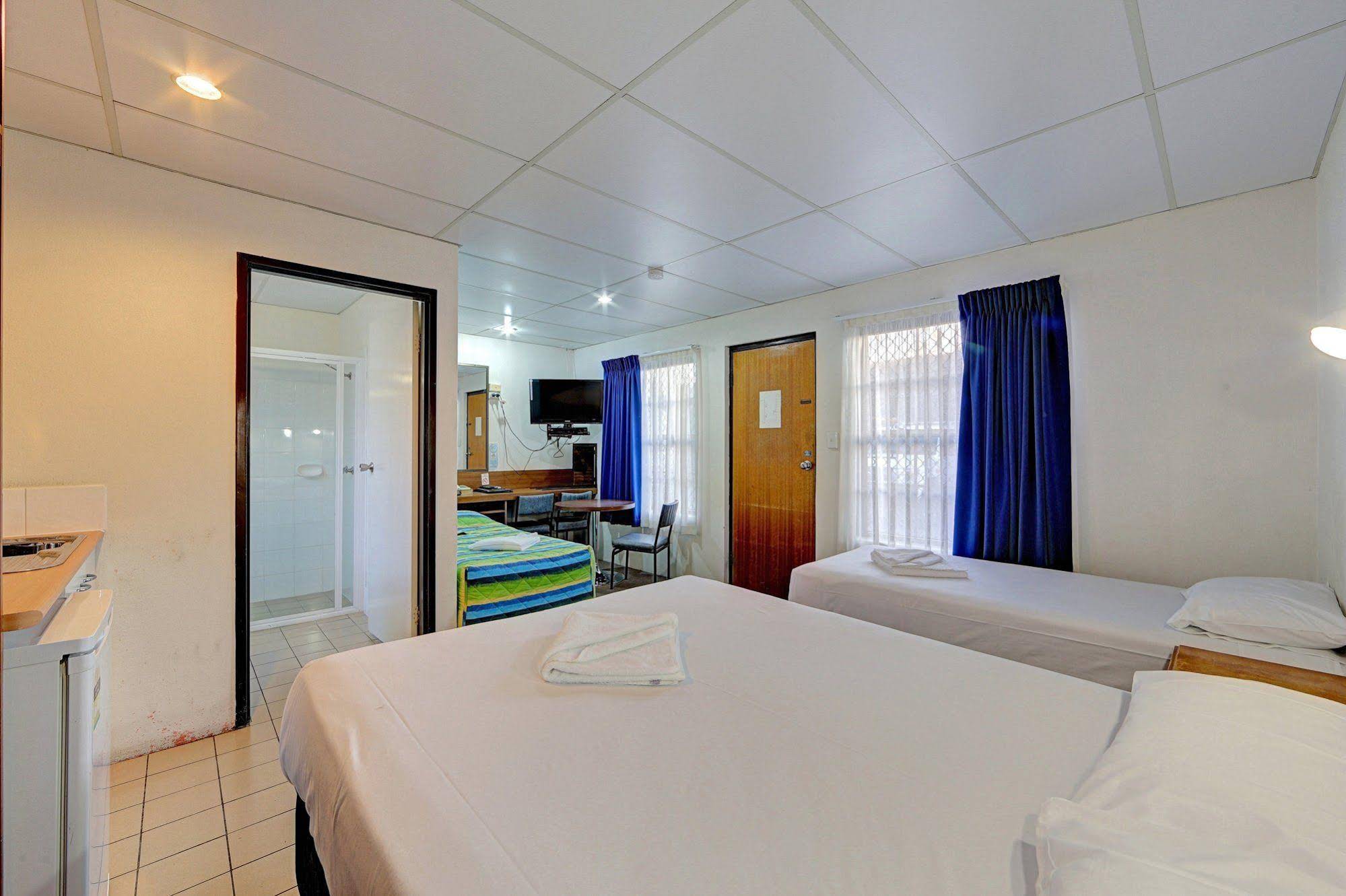 Chalet Motor Inn