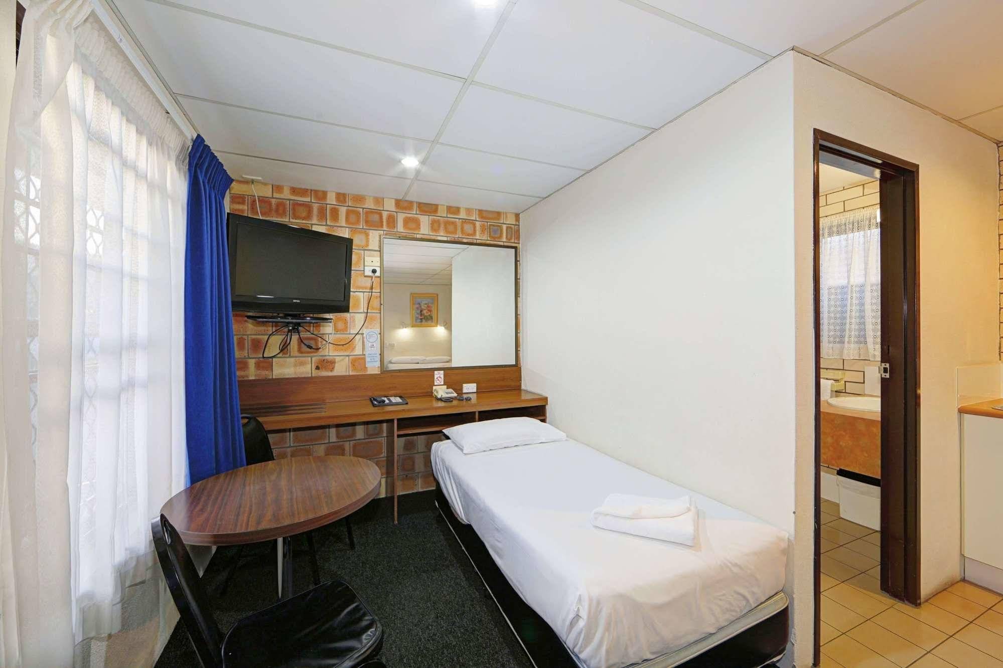 Chalet Motor Inn