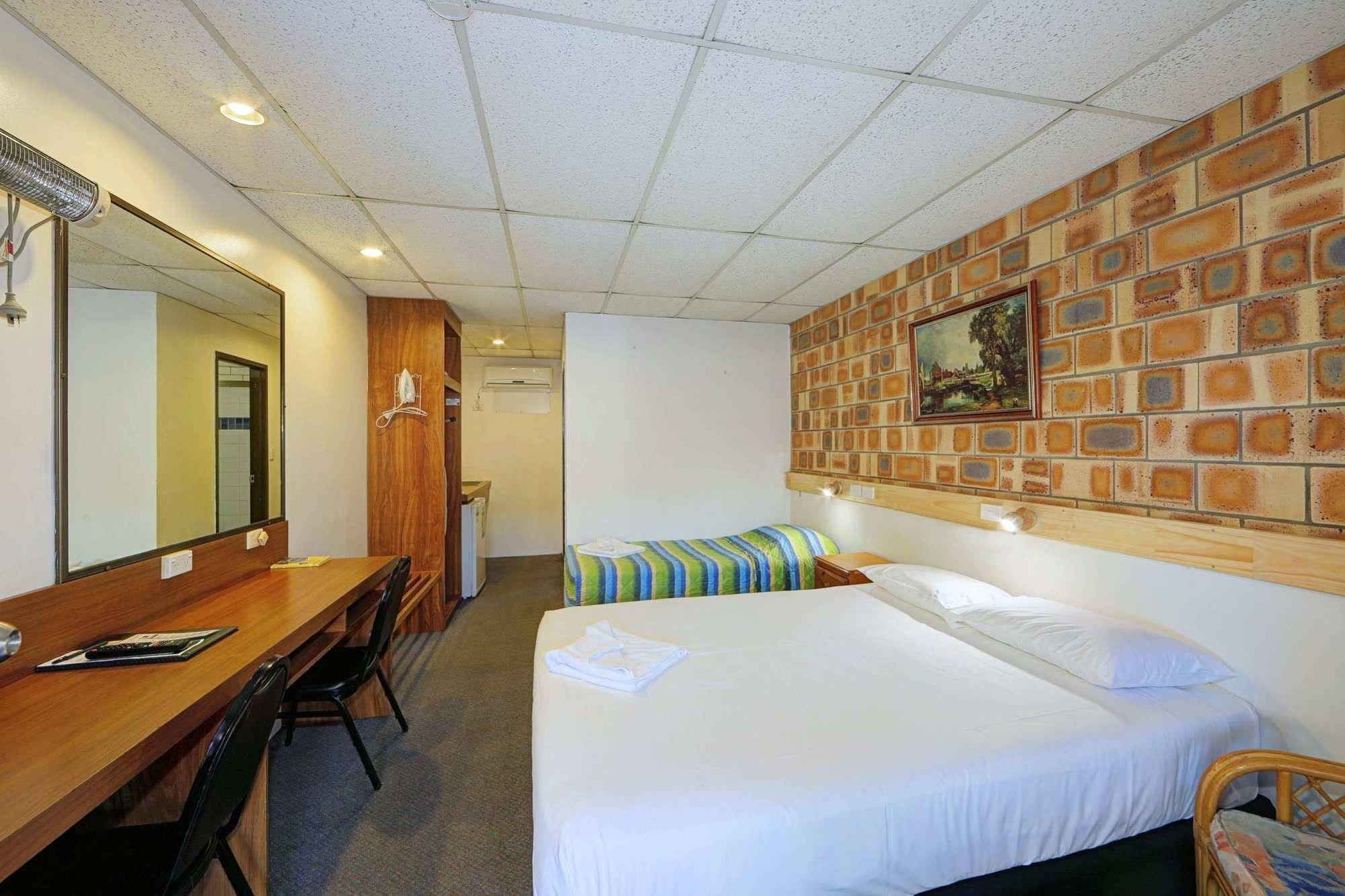 Chalet Motor Inn