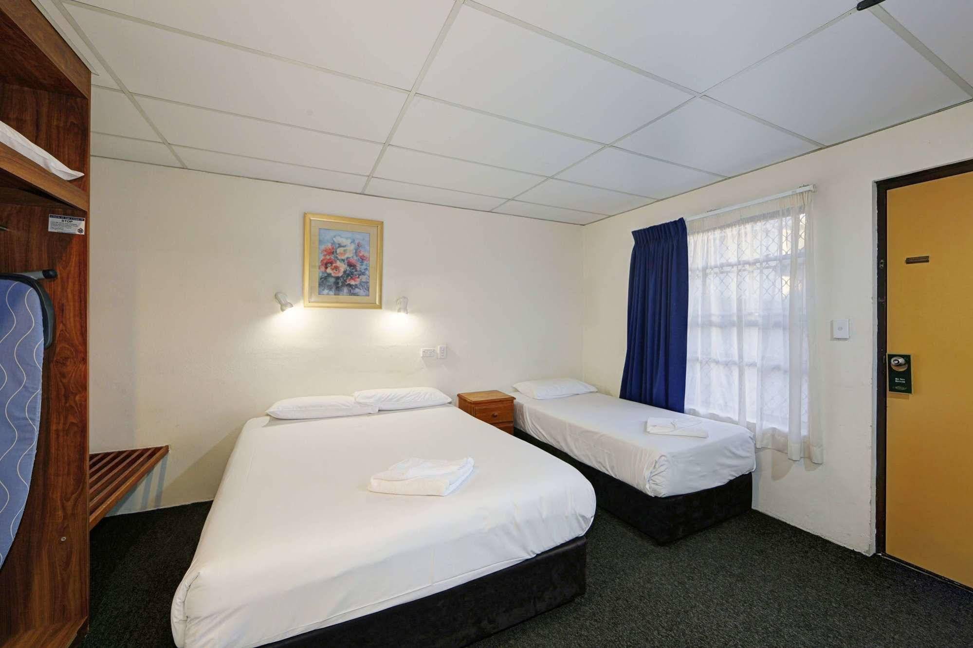 Chalet Motor Inn