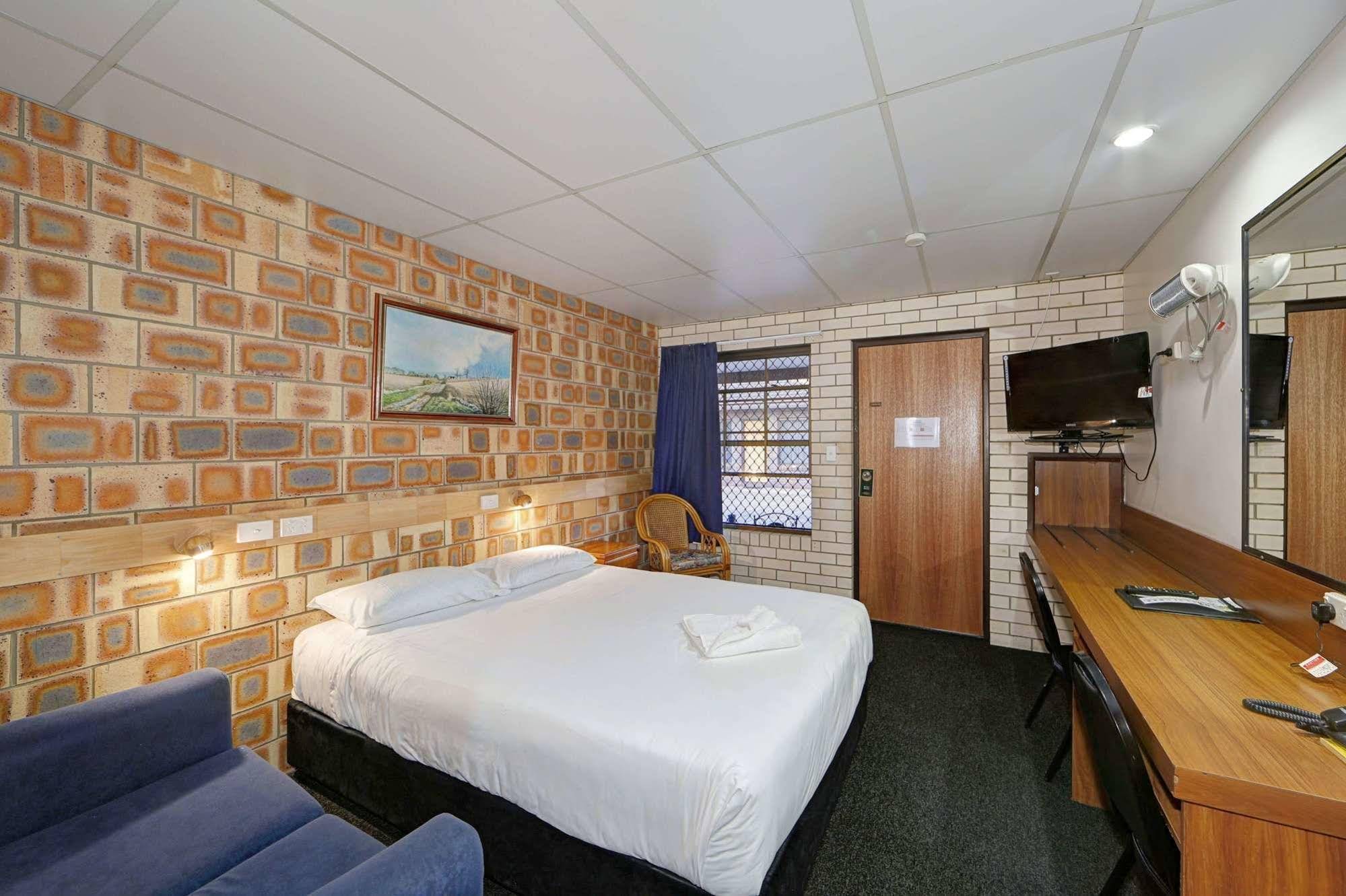 Chalet Motor Inn