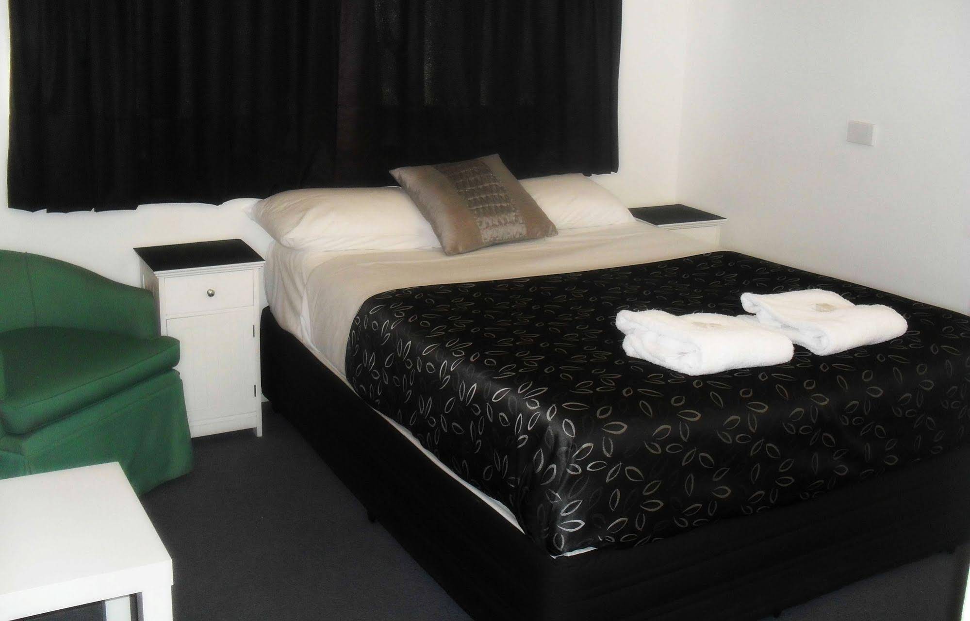 Charm City Motel