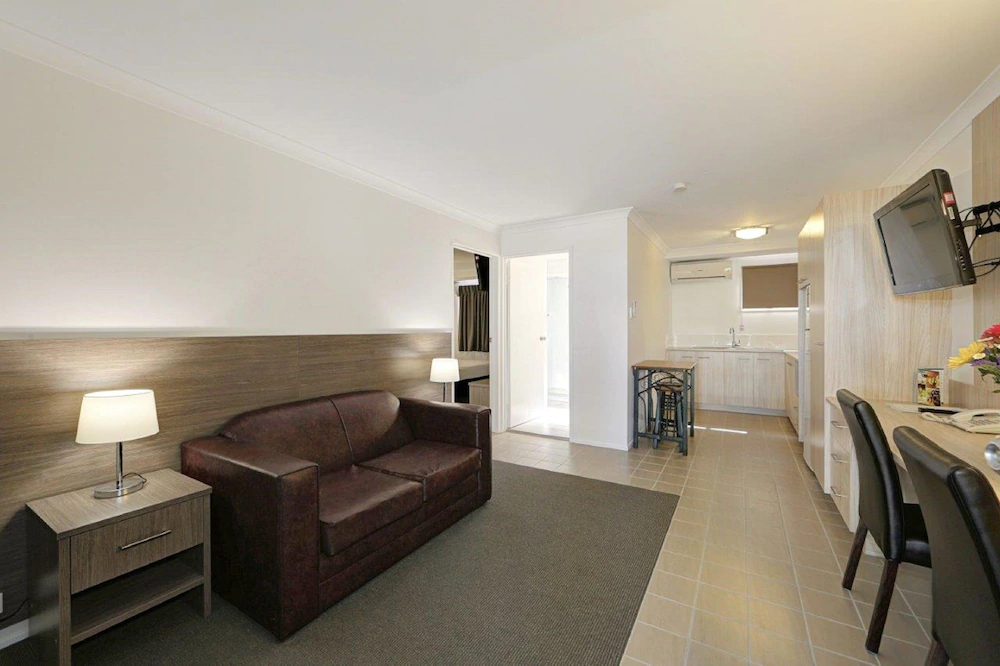 Smart Motels Bert Hinkler