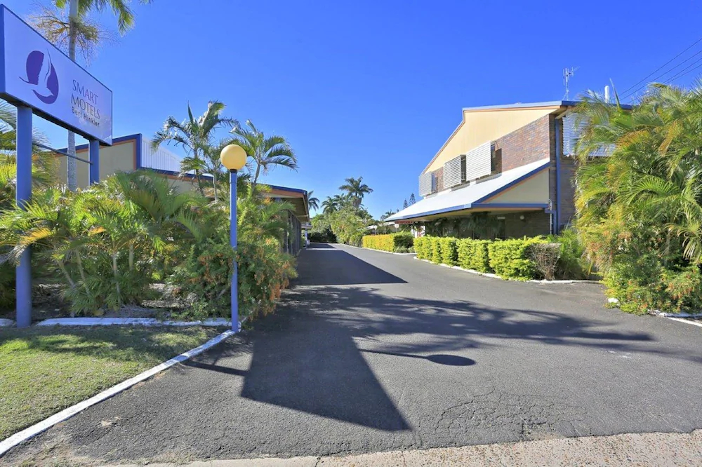 Smart Motels Bert Hinkler