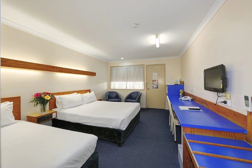 Smart Motels Bert Hinkler