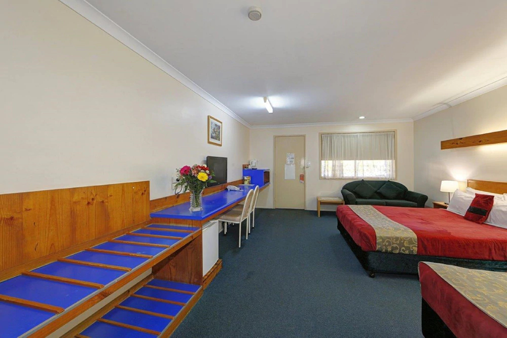 Smart Motels Bert Hinkler