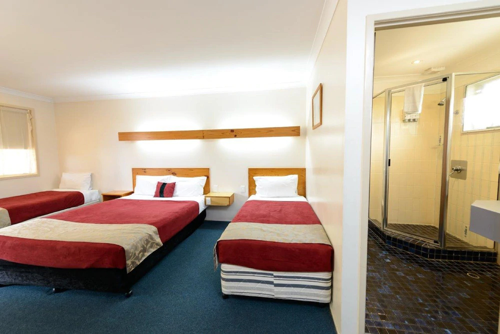 Smart Motels Bert Hinkler