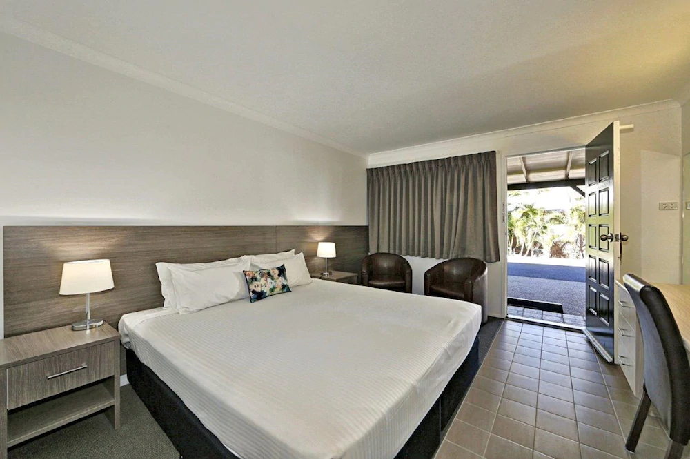 Smart Motels Bert Hinkler