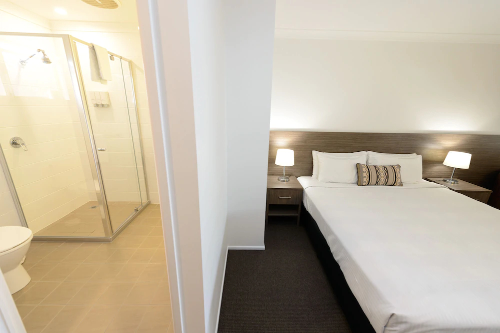 Smart Motels Bert Hinkler