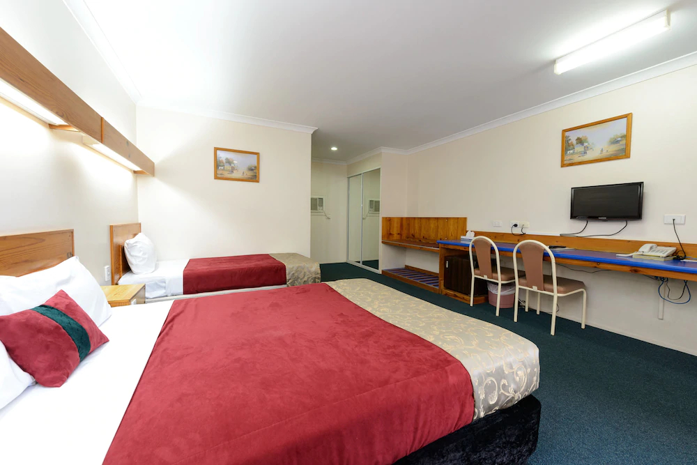 Smart Motels Bert Hinkler