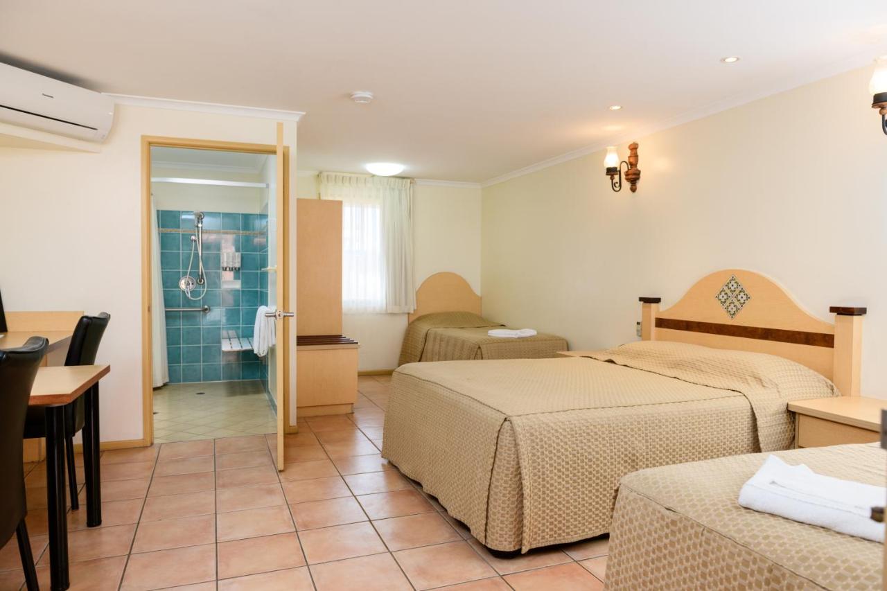 Villa Mirasol Motor Inn