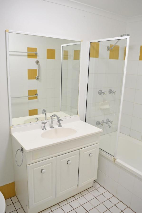 Australis Cairns Beach Resort