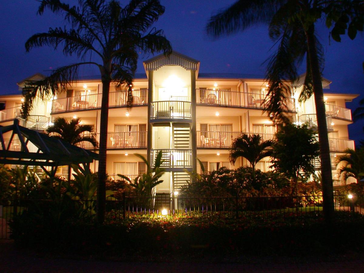Australis Cairns Beach Resort