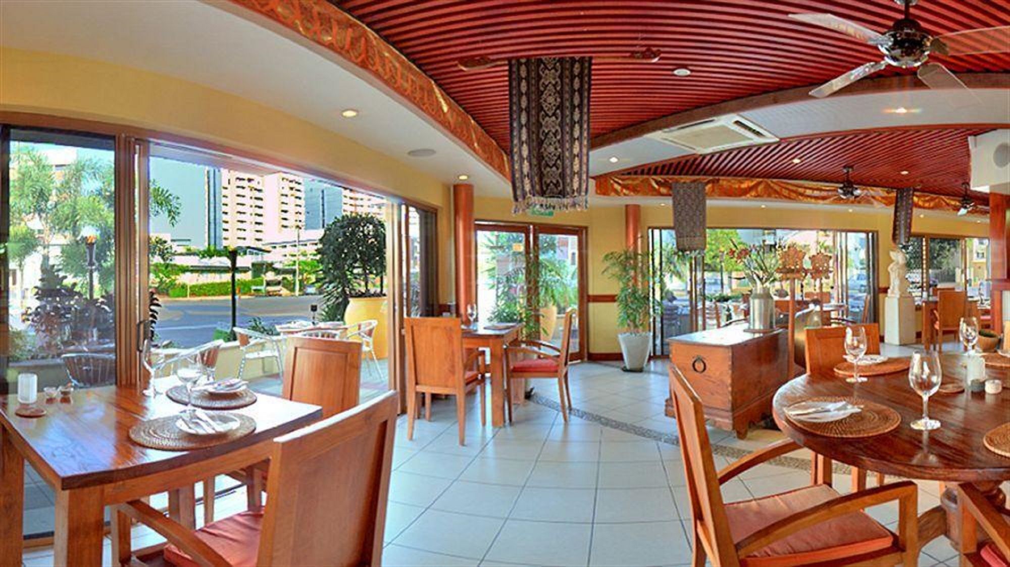 Bay Village Tropical Retreat