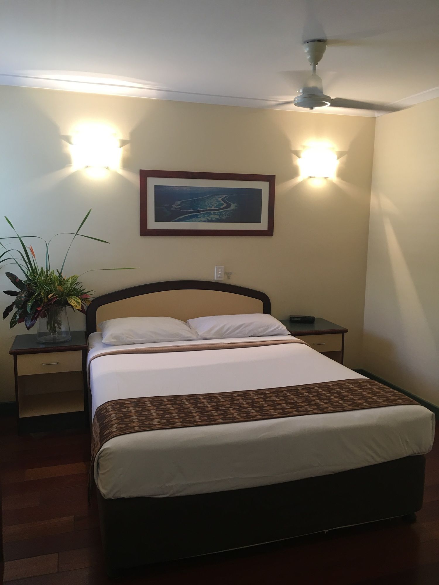 Bay Village Tropical Retreat