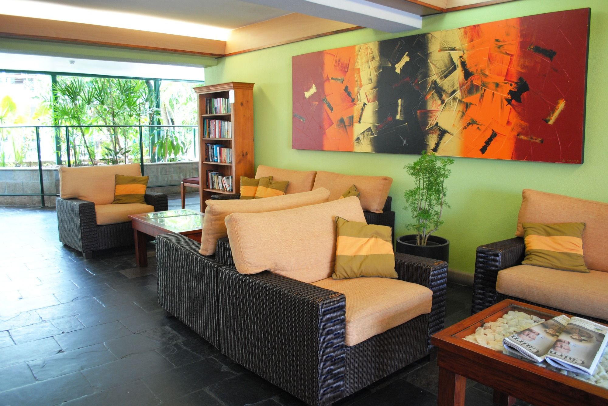 Bay Village Tropical Retreat