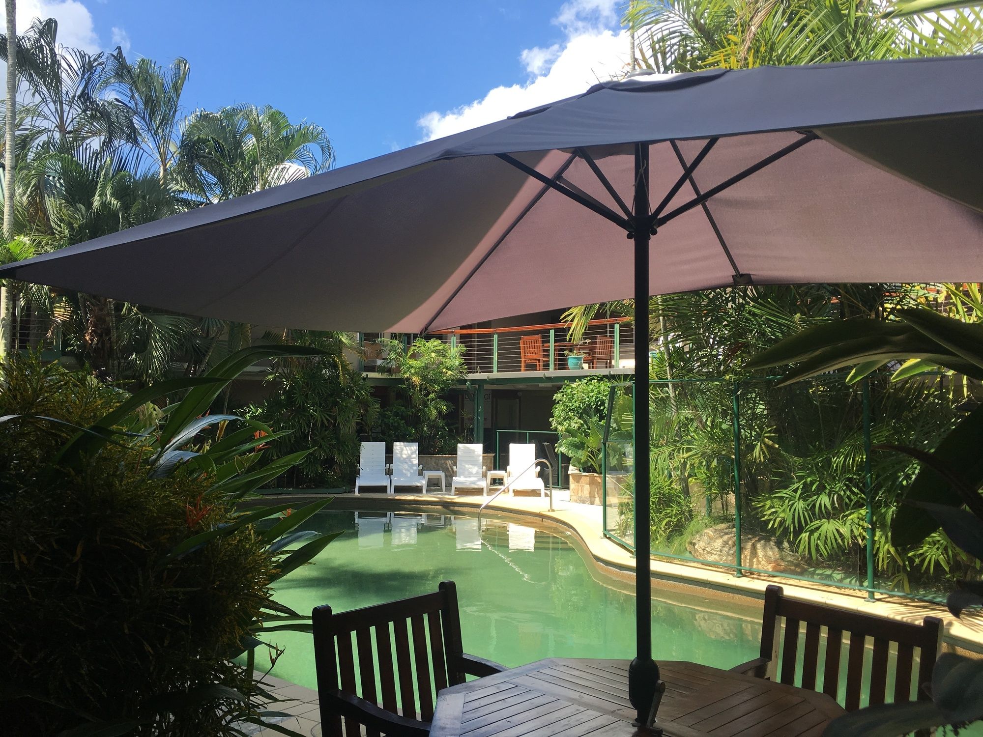 Bay Village Tropical Retreat