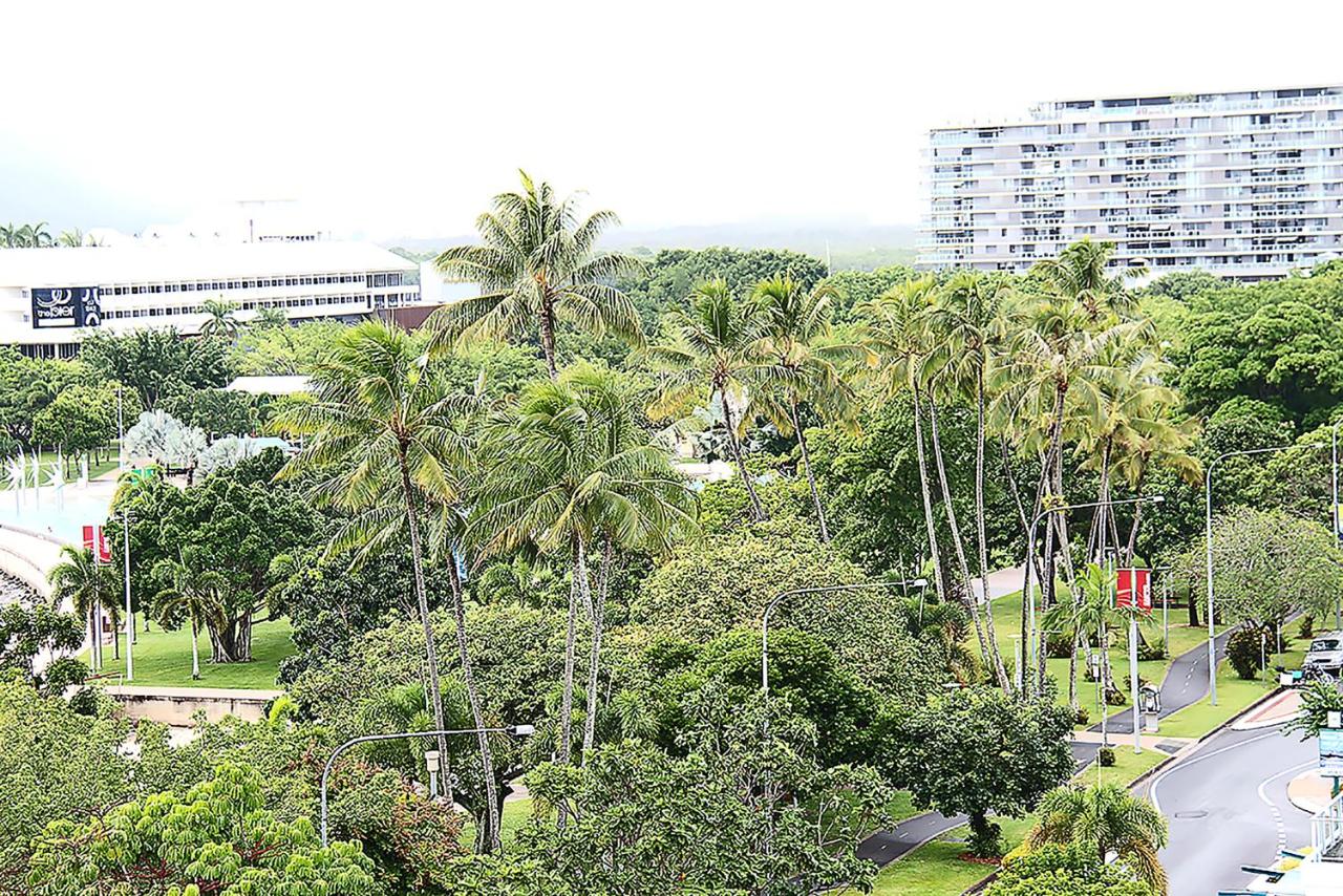 Cairns Aquarius Holiday Apartments