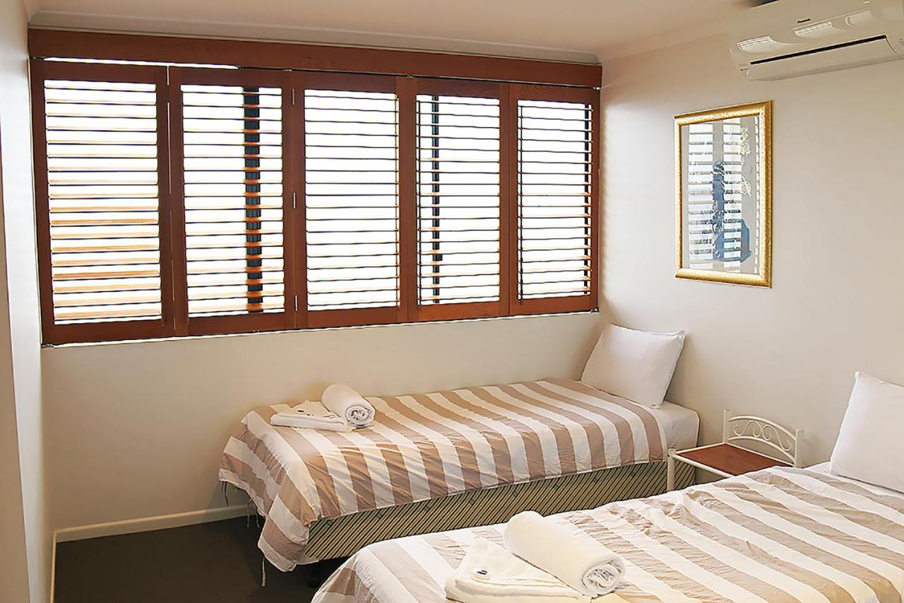 Cairns Aquarius Holiday Apartments