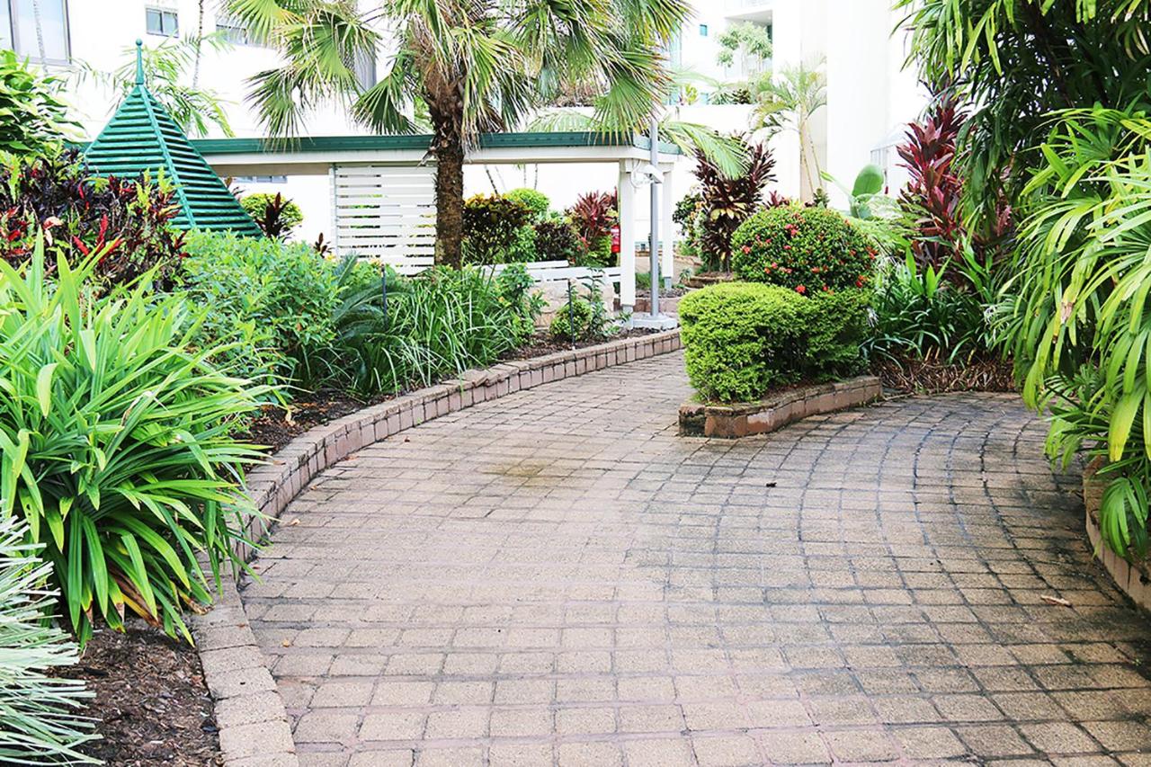 Cairns Aquarius Holiday Apartments