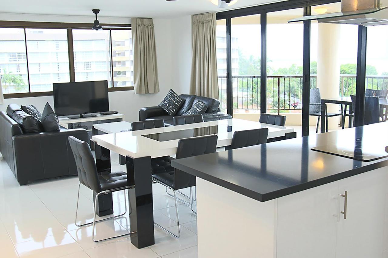 Cairns Aquarius Holiday Apartments