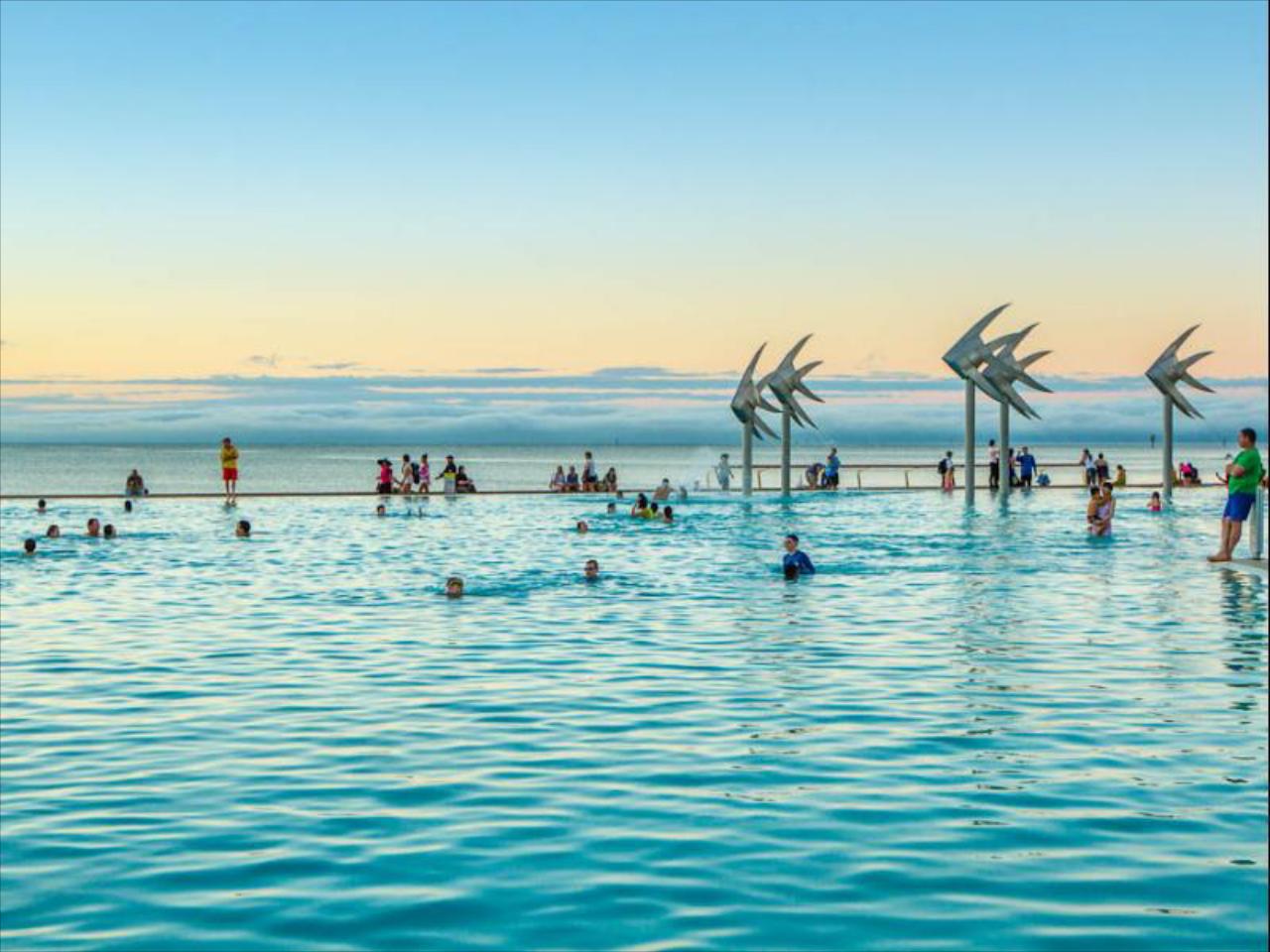 Cairns Holiday Lodge