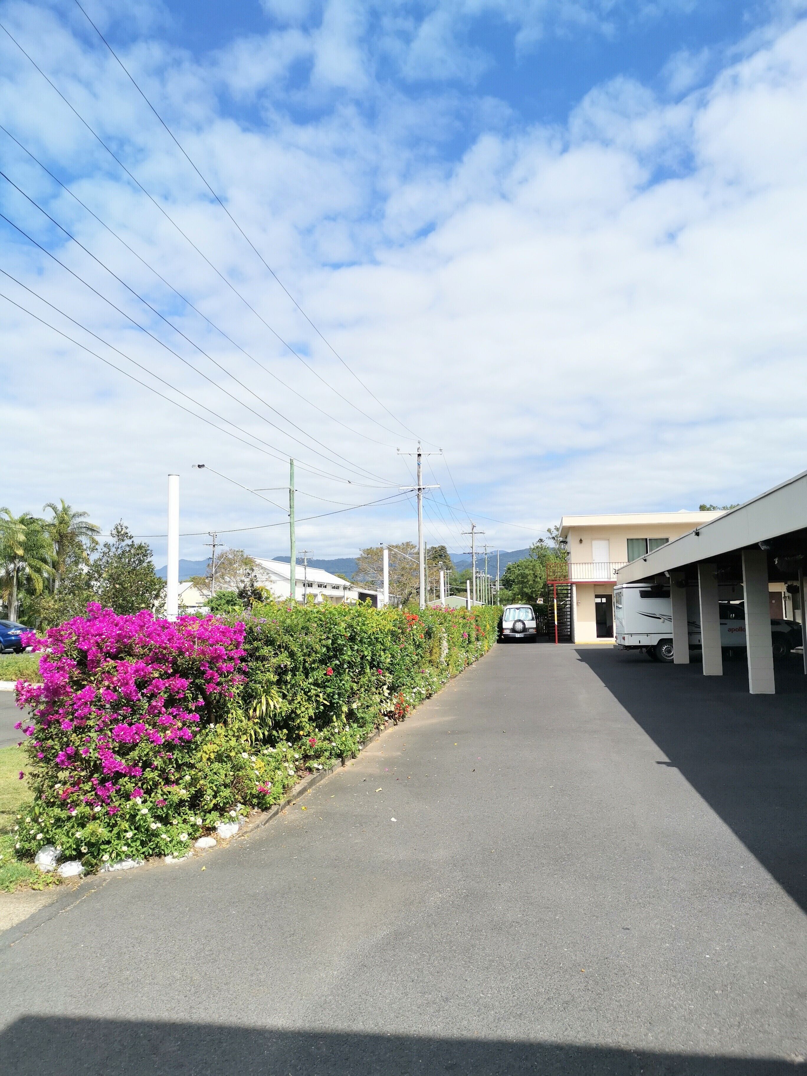 Cairns Motor Inn