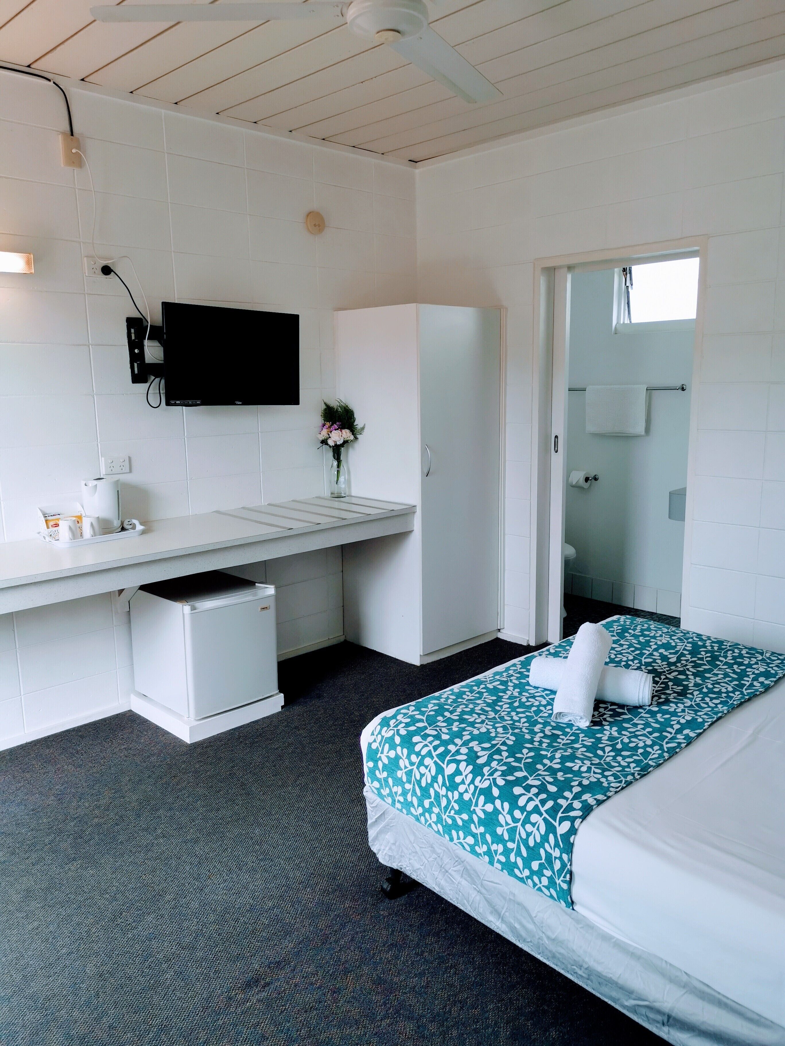 Cairns Motor Inn