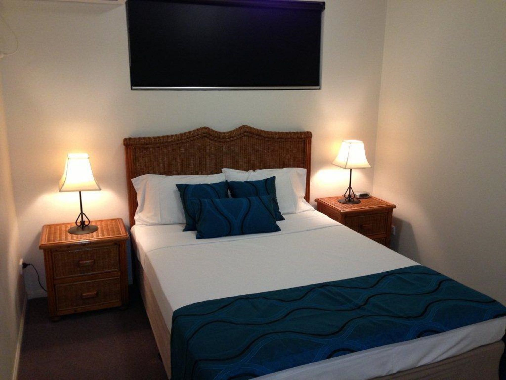 Central Plaza Apartments Hotel