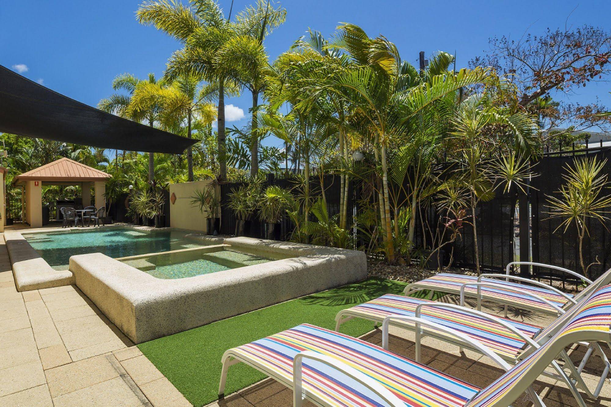 City Plaza Apartments