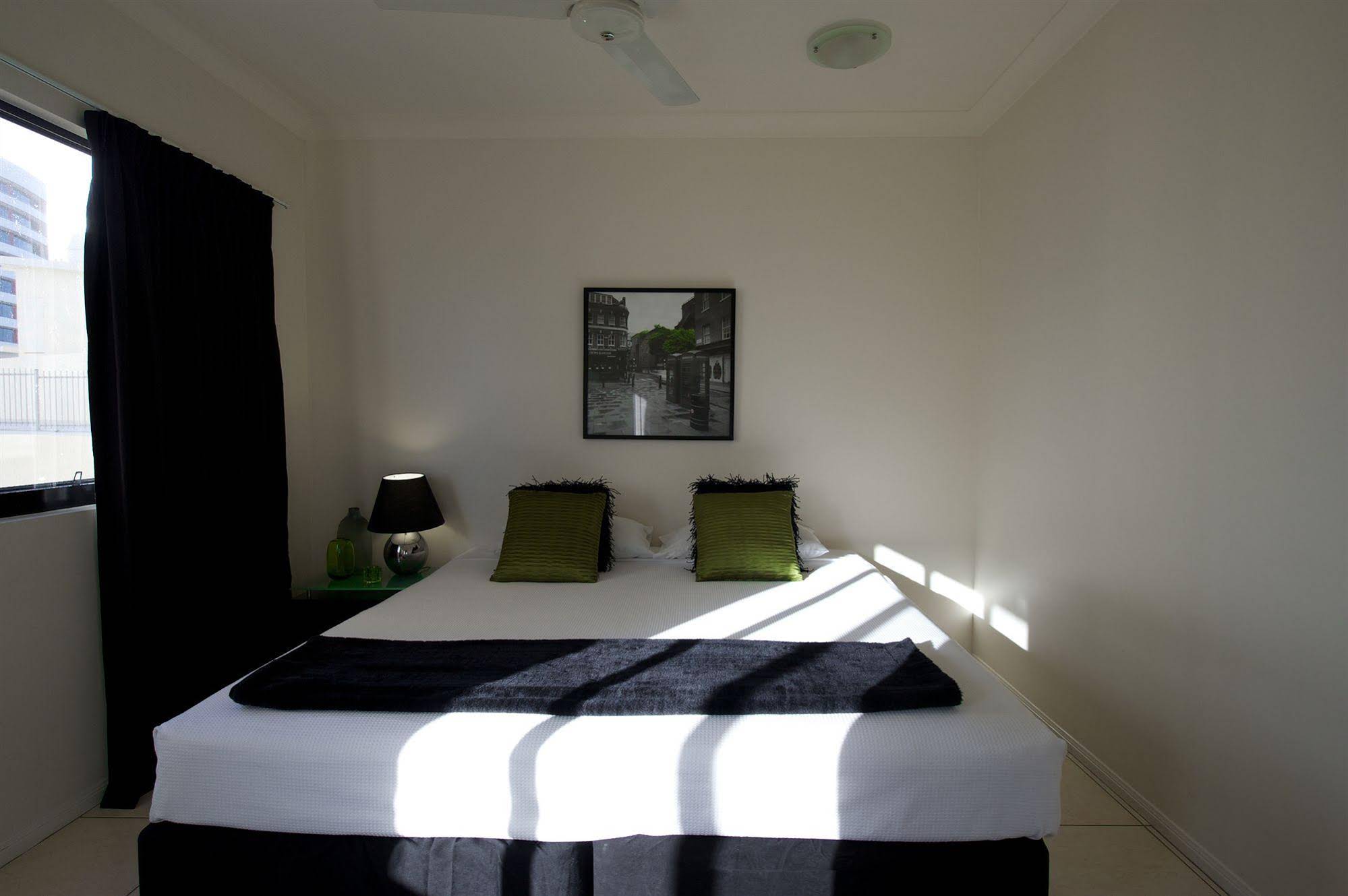 Jack and Newell Cairns Holiday Apartments