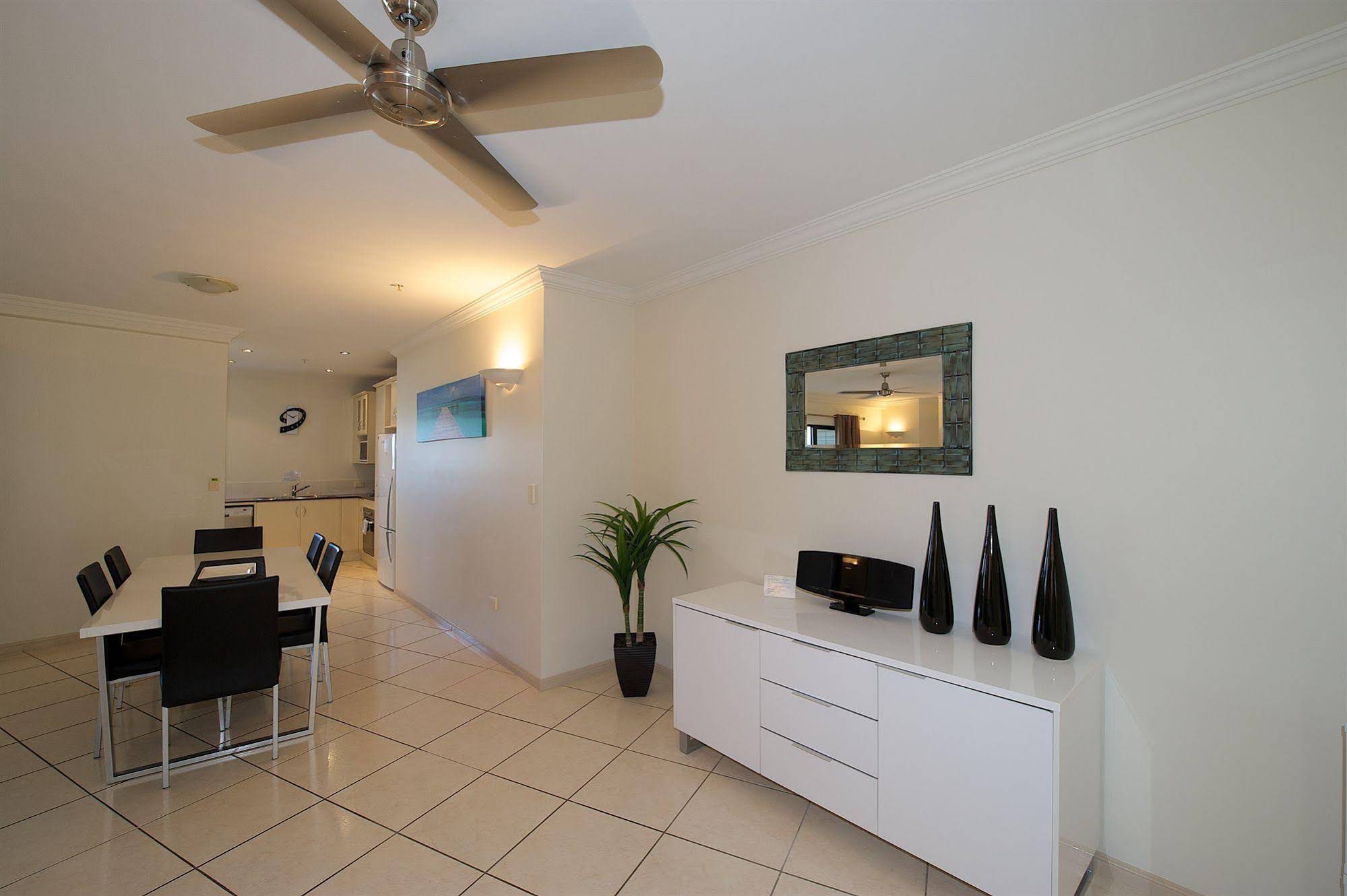 Jack and Newell Cairns Holiday Apartments