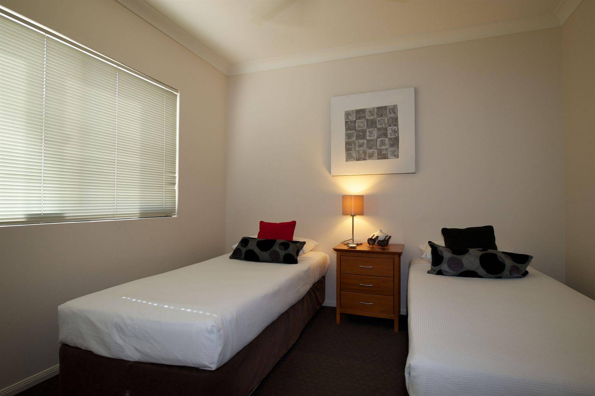 Jack and Newell Cairns Holiday Apartments