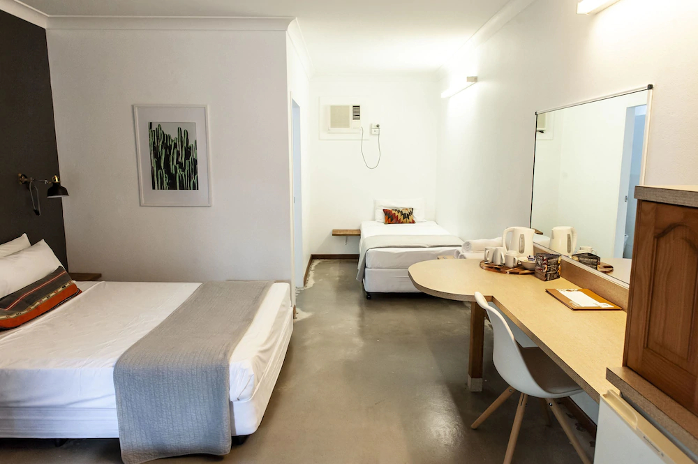 Motel Nomad