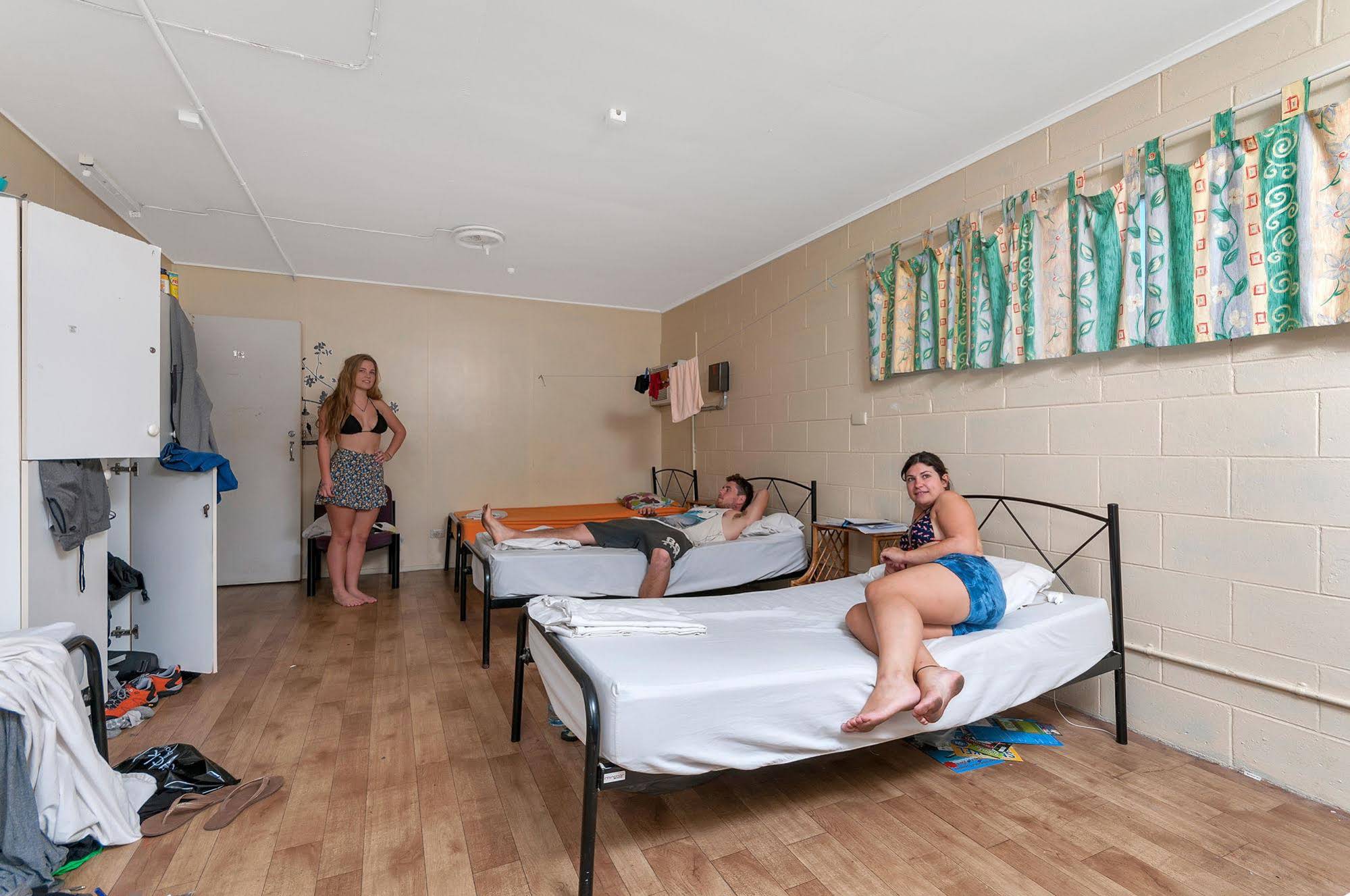 Reef Backpackers