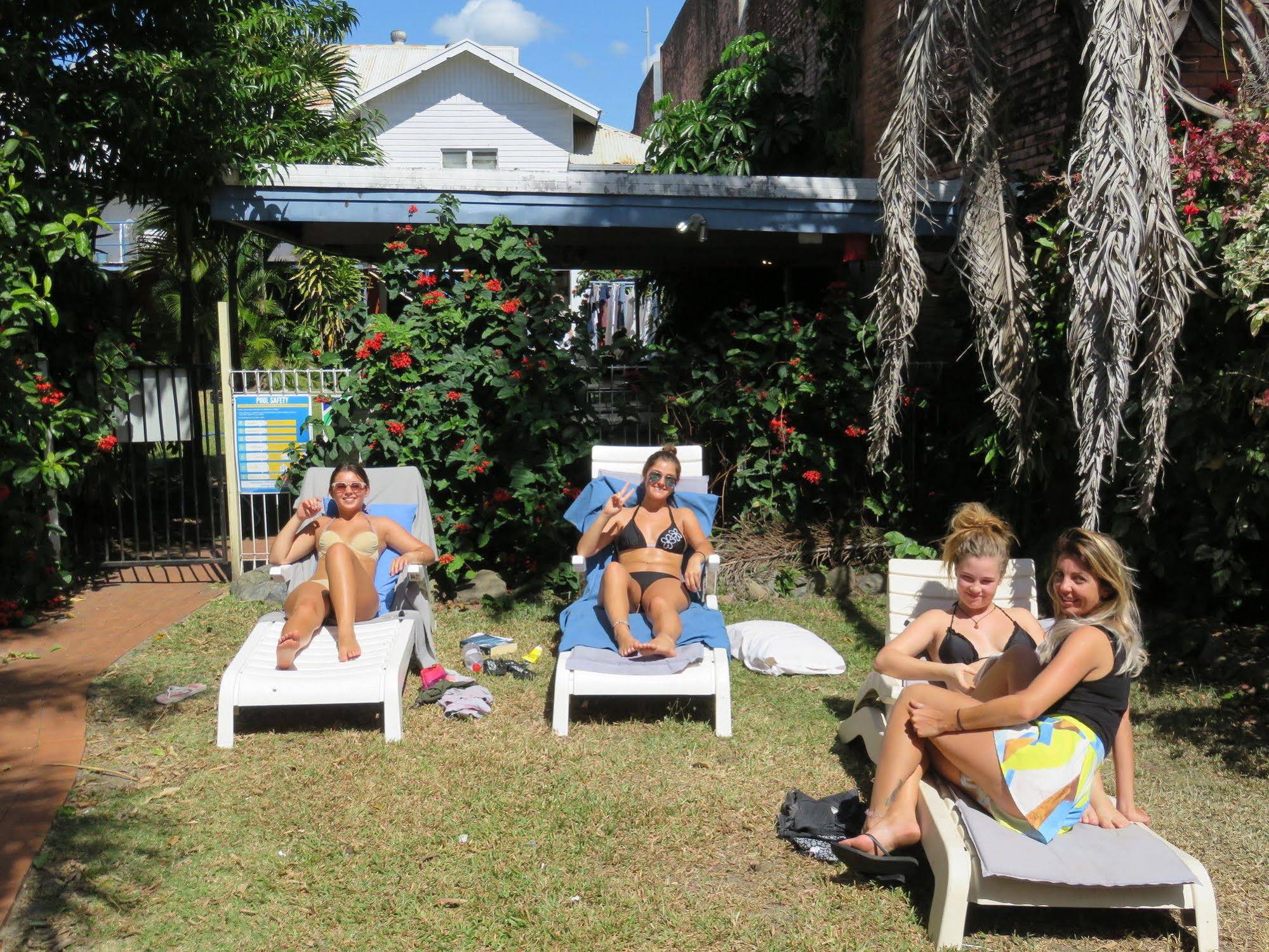 Reef Backpackers