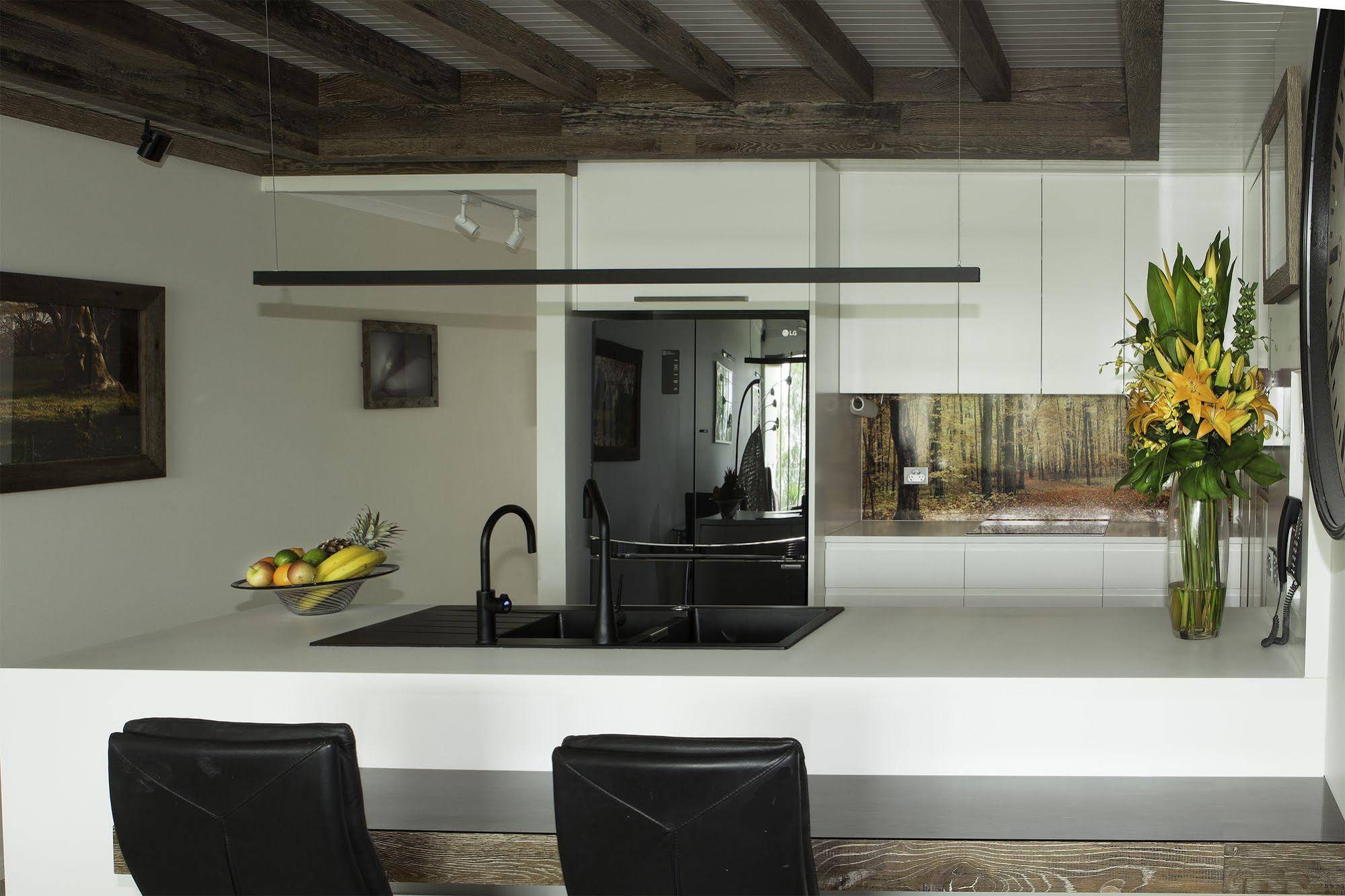 Waters Edge Apartment Cairns