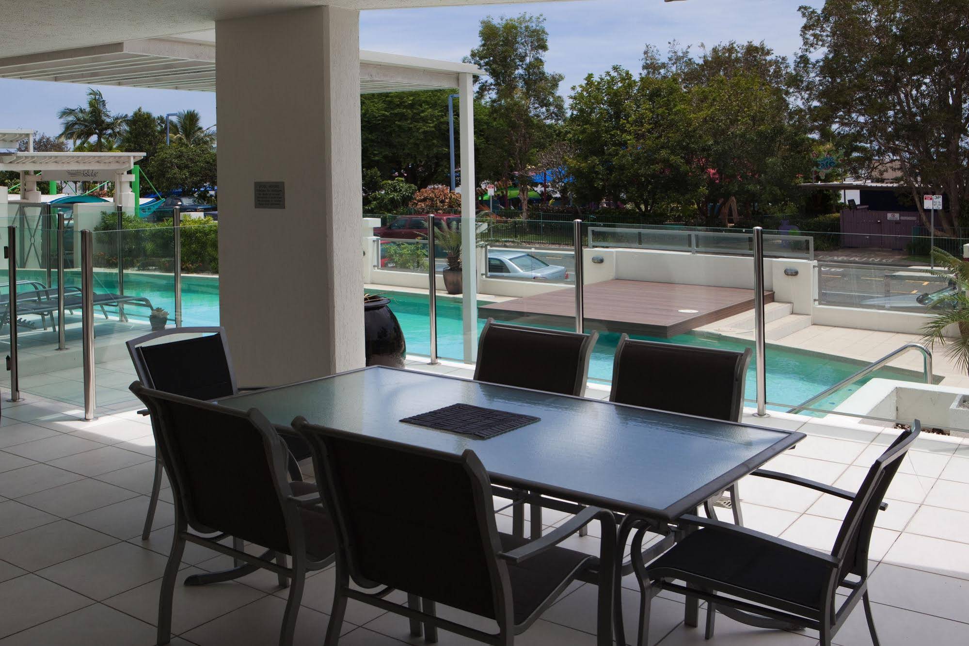 Waters Edge Apartment Cairns