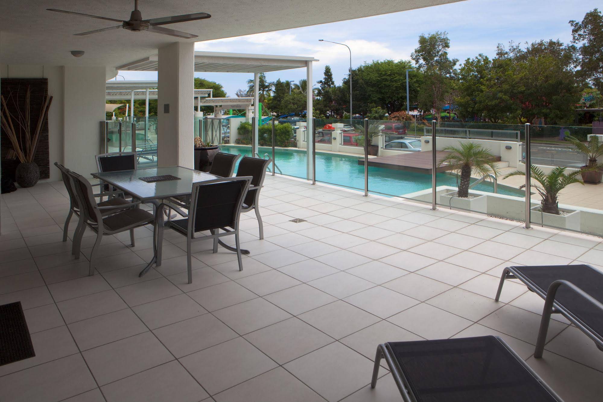 Waters Edge Apartment Cairns