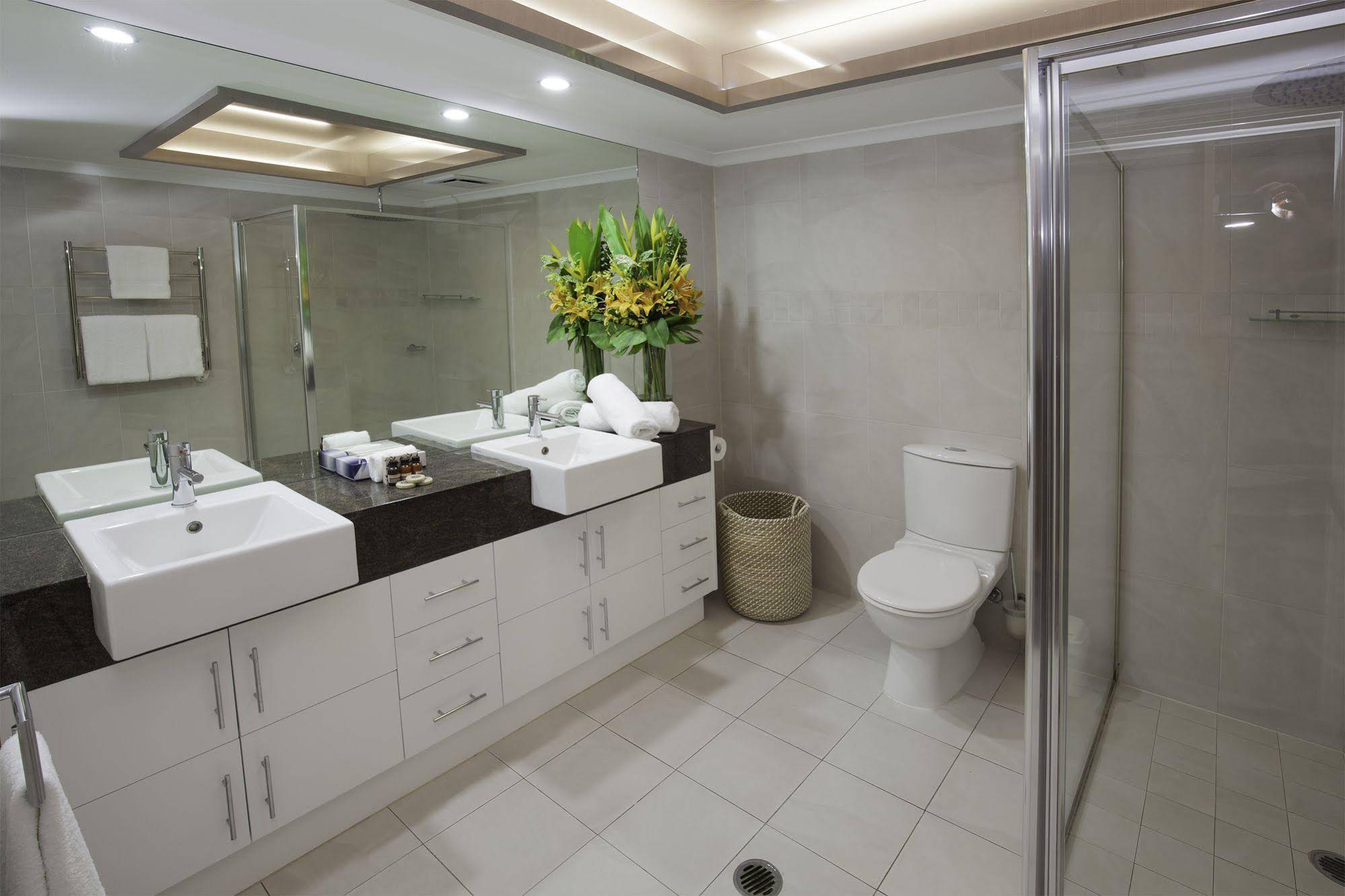 Waters Edge Apartment Cairns