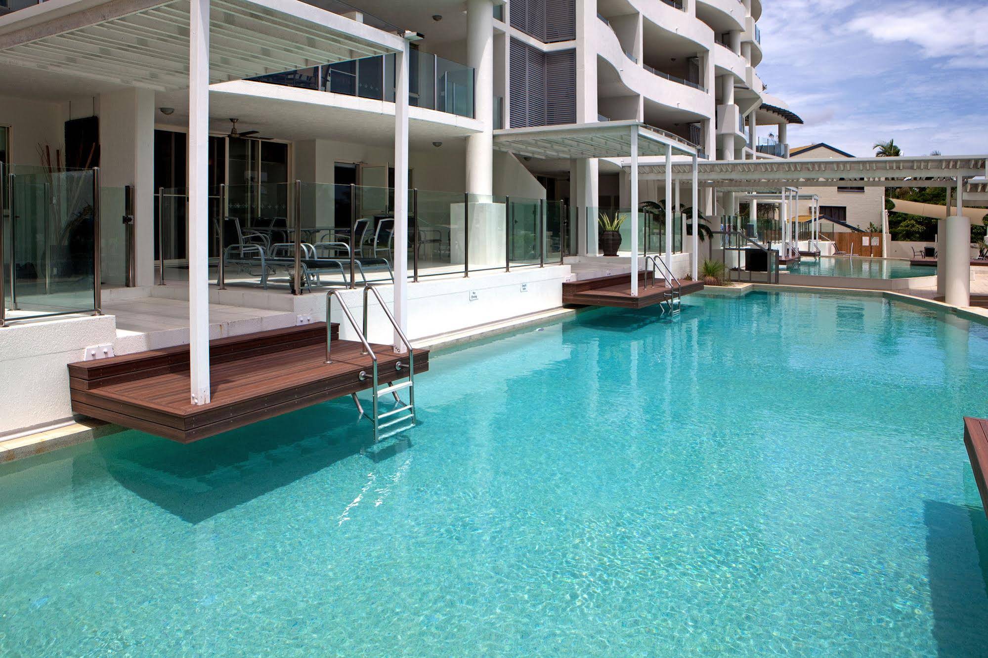 Waters Edge Apartment Cairns