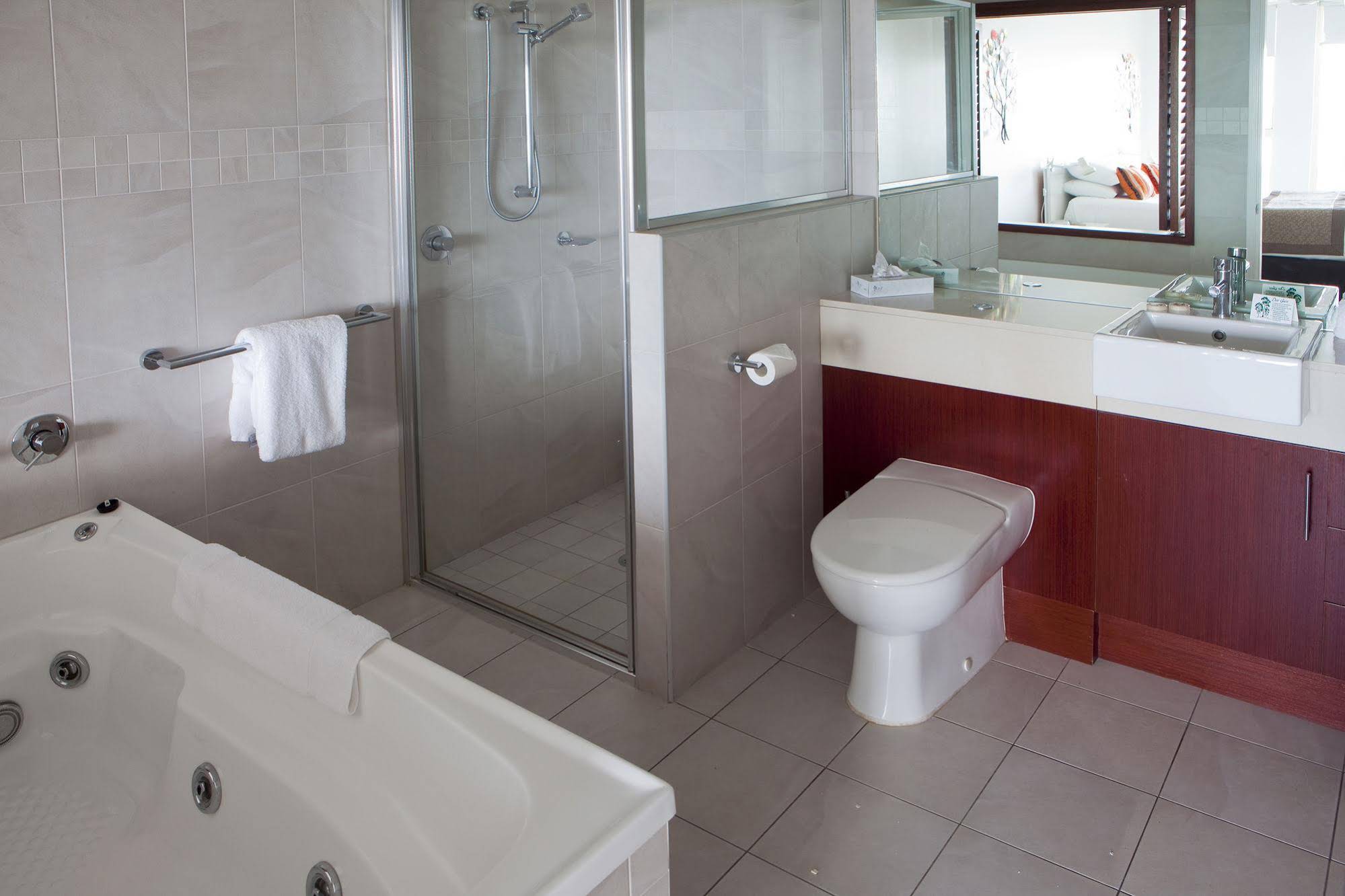 Waters Edge Apartment Cairns